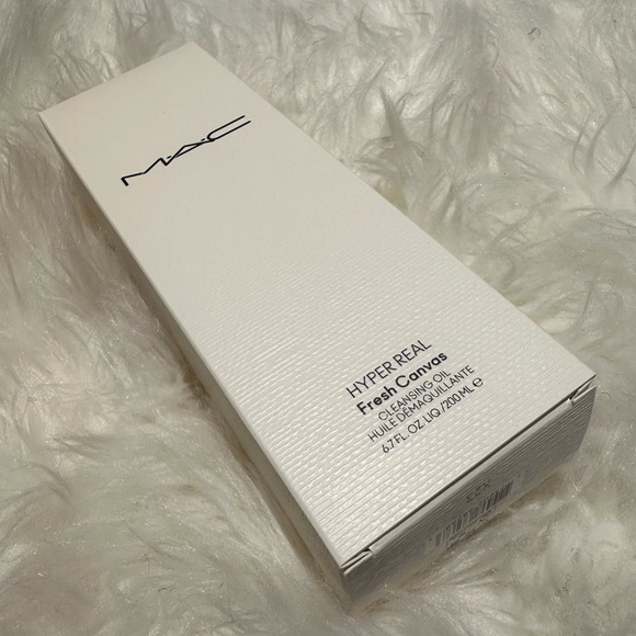 Sale of M.A.C beauty products - Picture 2 of 3